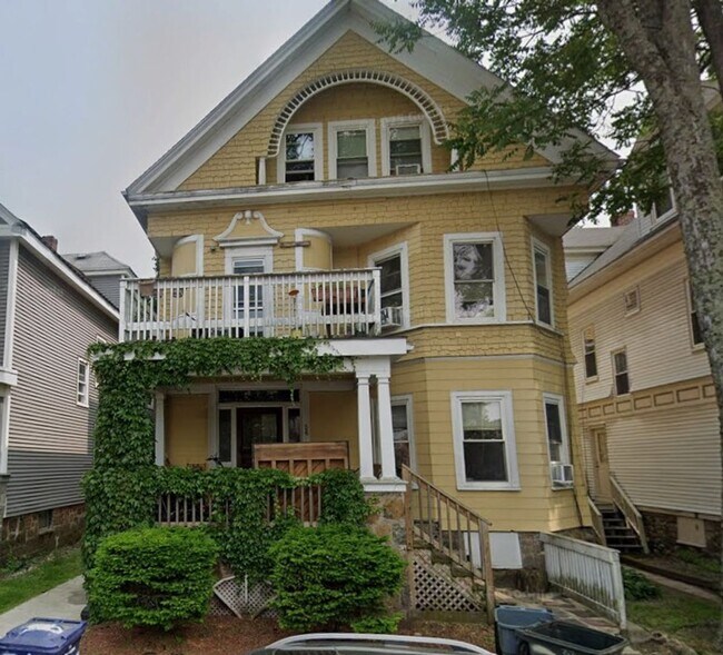 Building Photo - 4BR 2Bth unit! Great location!