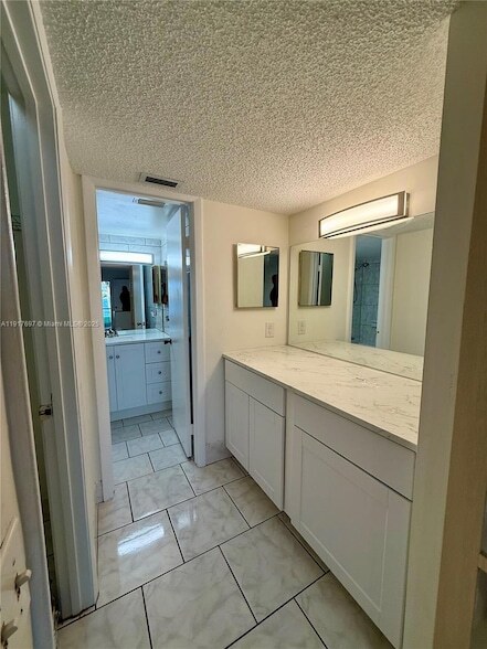 Photo - 1303 S Liberty Ave Unit 1303J