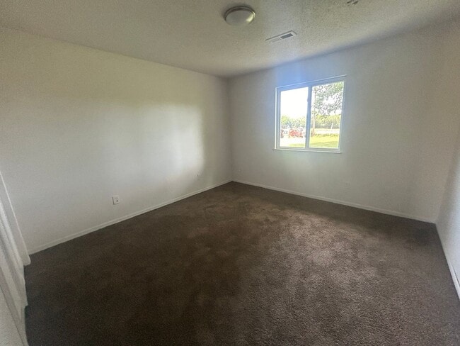 Photo - Charming 3 bed 1 bath house!