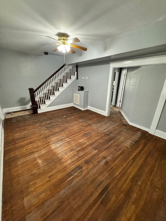 Photo - 3.5 bed house in Fulton Hill! Enjoy the beautiful neighborhood, central hvac, laundry, yard!