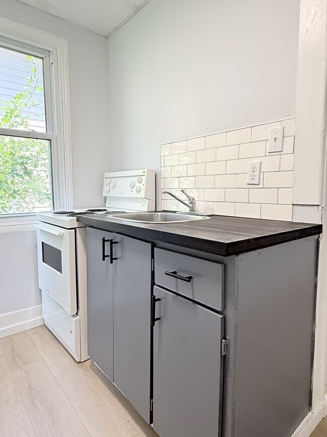 Photo - 349 Campbell Ave Unit 349