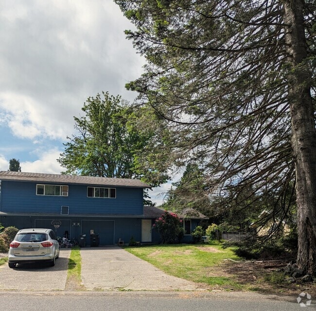 Building Photo - 2713 Wilderness Dr SE Rental