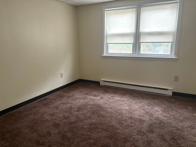 Building Photo - Andover Crossing Unit 180-11