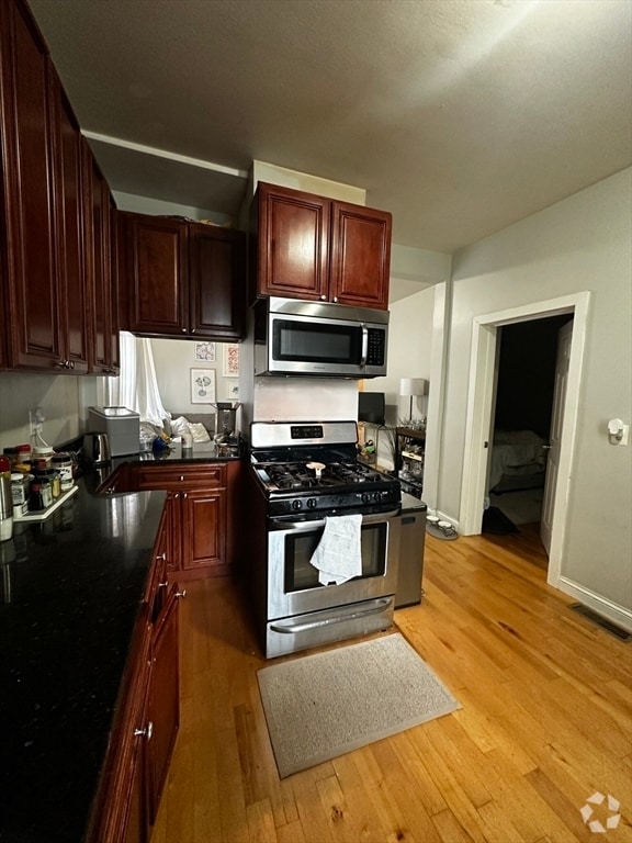 Building Photo - 319 W Fourth St Unit 1 Rental