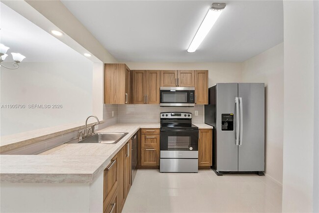 Photo - 2820 Somerset Dr Unit 112O