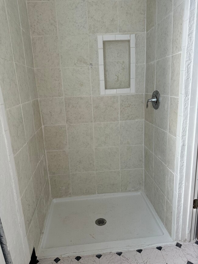 Photo - 214 Seneca St