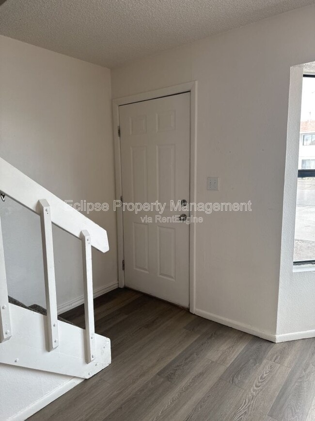 Photo - 3247 Main St