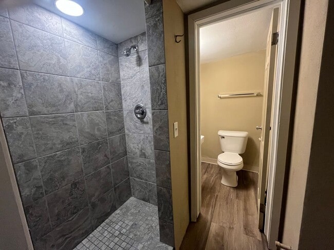 Photo - 474 Herschel St Unit #3