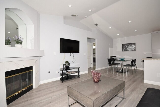 Photo - 5415 W Harmon Ave