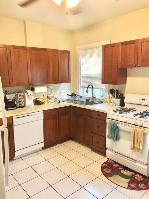 Building Photo - 45 Falkland St Unit 1