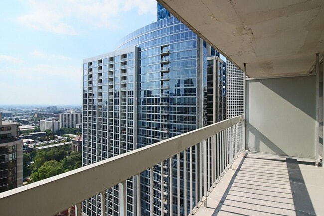 Photo - 9 E Delaware Pl