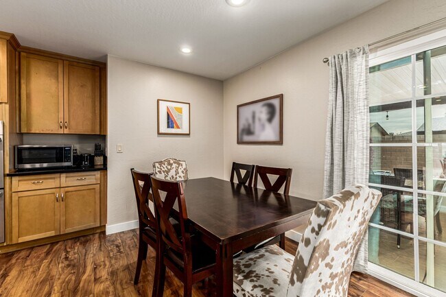 Photo - STUNNING 4 bed/2 bath Scottsdale Home- FURHISHED or UnFURNISHED