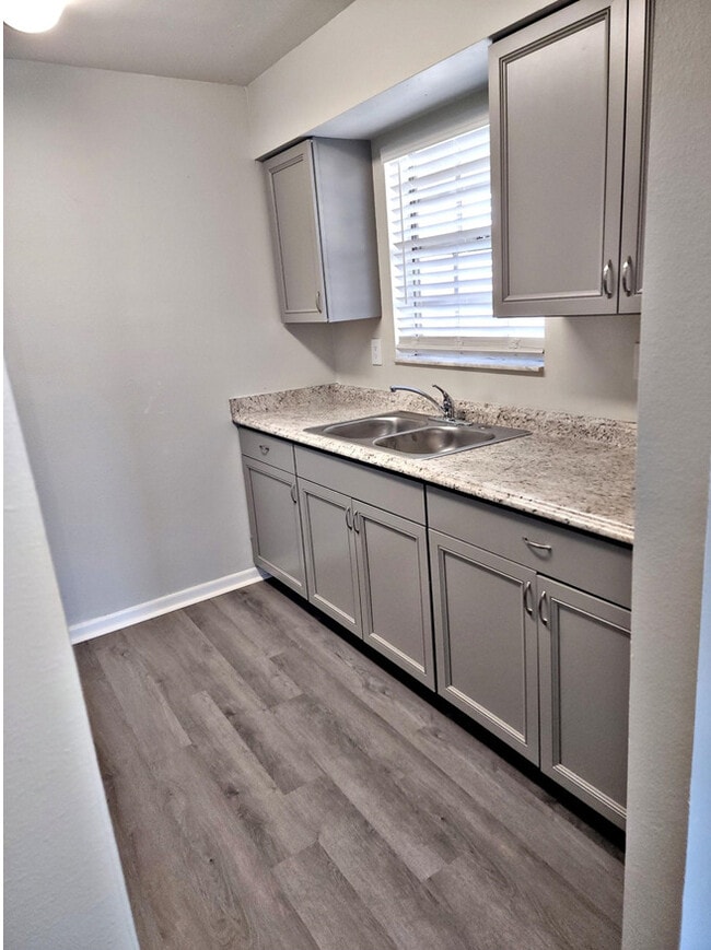 Photo - Drexel Court Apartments