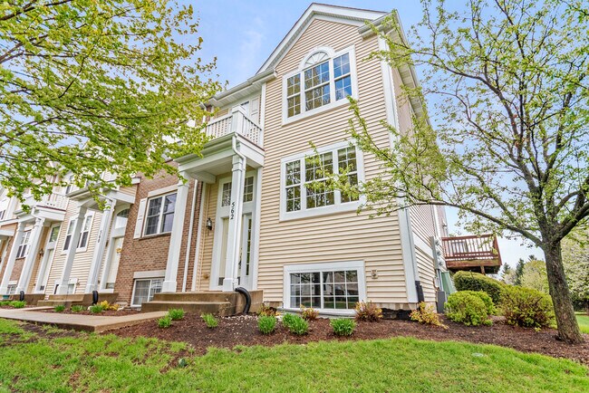 Photo - 562 Lincoln Station Dr Townhome