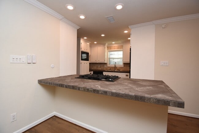Photo - 2503 Southwick St