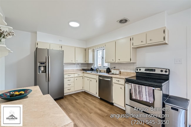 Photo - 6596 Iris Way