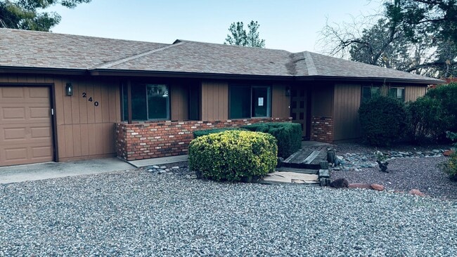 Photo - HOUSE - VILLAGE OF OAK CREEK