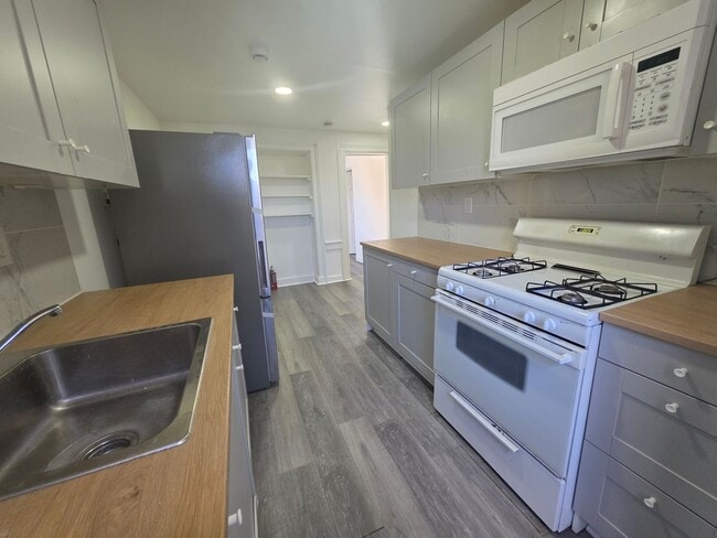 Photo - 2 bedroom apartment building - Poughkeepsie Unit 1