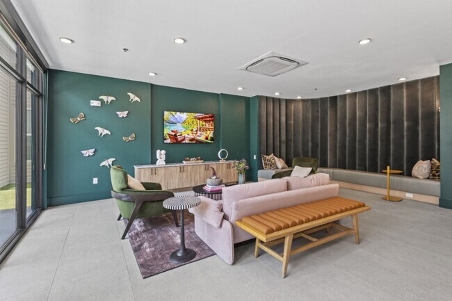 Photo - 601 W 9th St Unidad ID1373717P