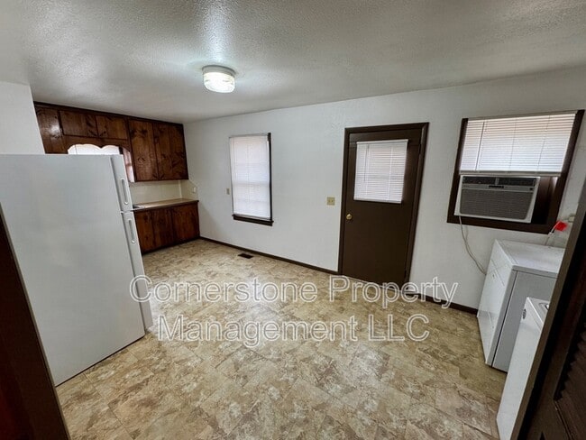 Photo - 615 Birch St