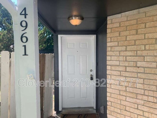 Photo - 4961 Champlain Dr