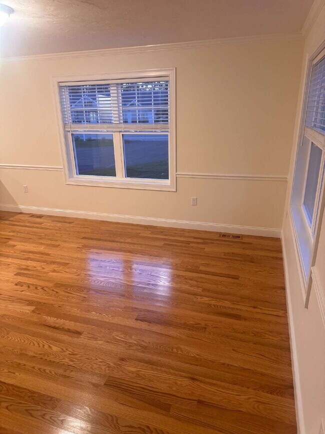 Photo - Beautiful 3 Bedroom 2.5 Bath Townhouse Ava...