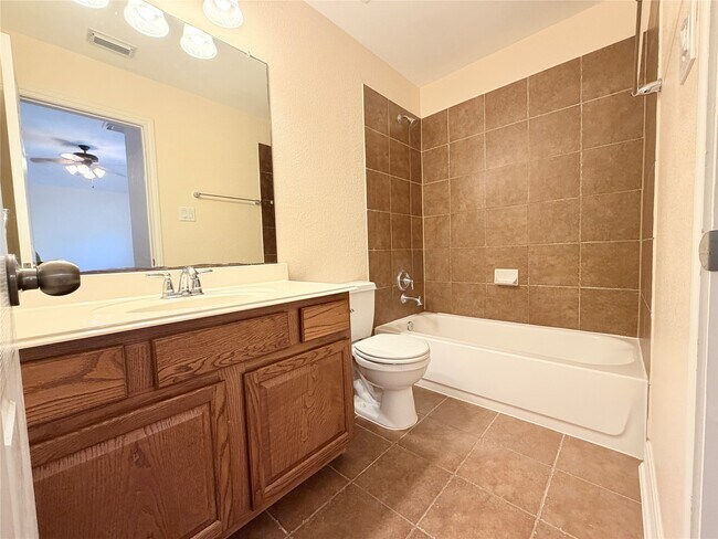 Building Photo - 28015 Silverstream Ct