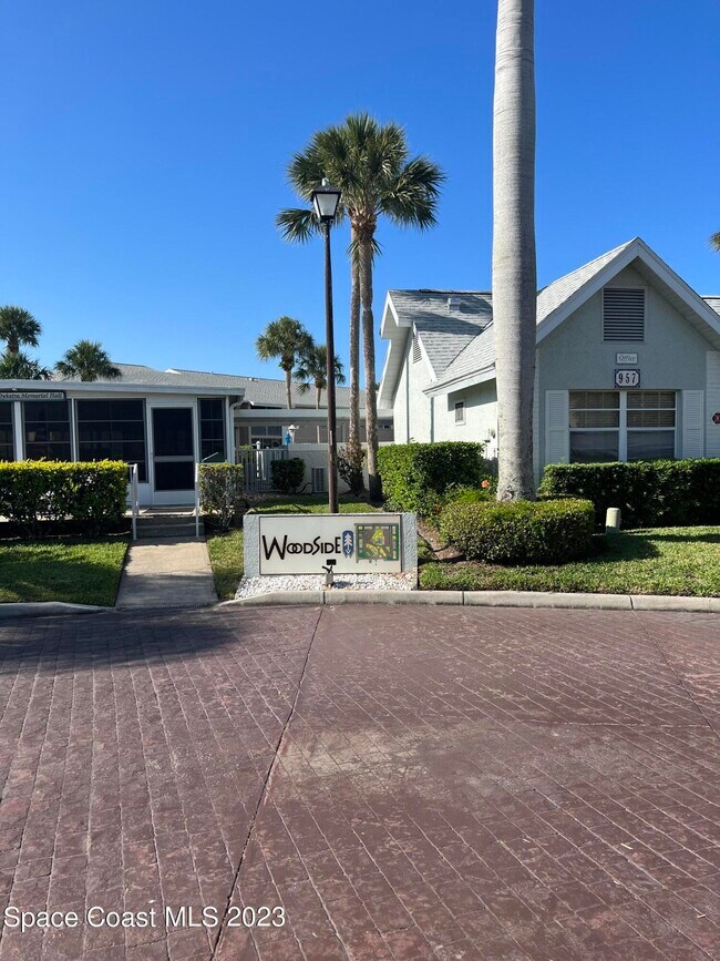 Photo - 969 Sonesta Ave NE Unit 206