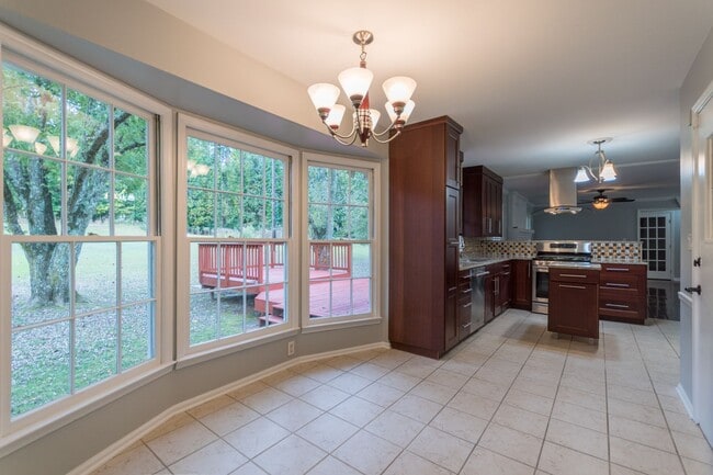 Photo - Beautiful 4 sided brick 4BR/3BA ranch home in Dunwoody, GA.