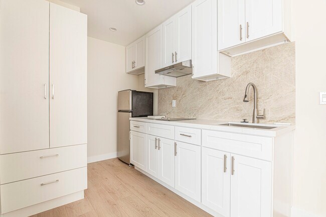 Photo - 10545 Leolang Ave