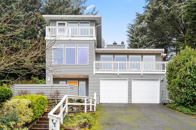 FURNISHED! Exquisite 3-Bedroom Furnished H... - FURNISHED! Exquisite 3-Bedroom Furnished H... House