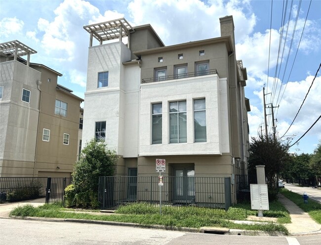 Photo - 2402 Morgan St