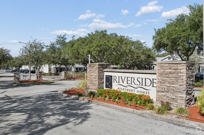Entrance - Riverside Apartments