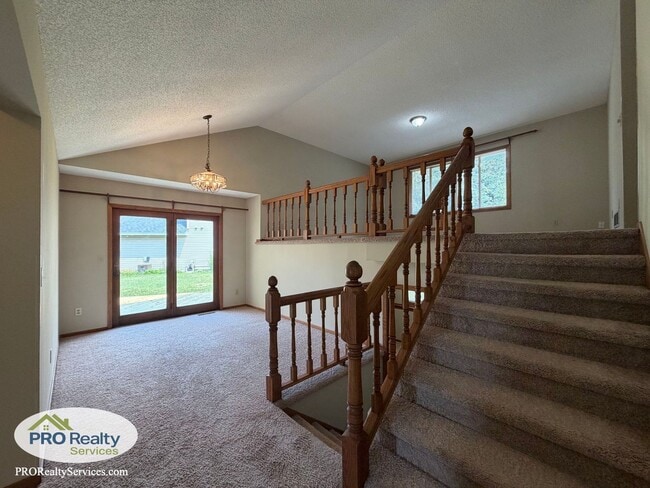 Building Photo - 5642 Royal Oaks Dr