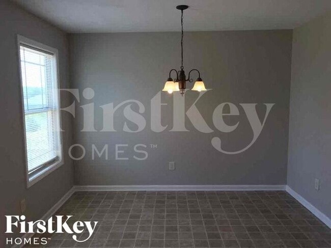 Photo - 260 Village Broad St