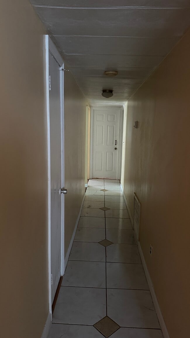 Photo - 1618 Henry St