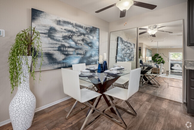 2BR, 2BA - 881SF - Dining Room