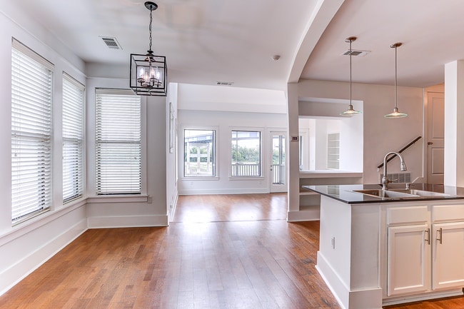 Photo - 670 Marina Cottage Dr