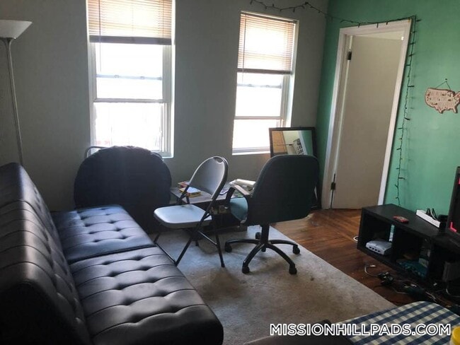 Photo - 894 Huntington Ave Unidad 6