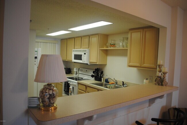 Photo - 711 N Halifax Ave