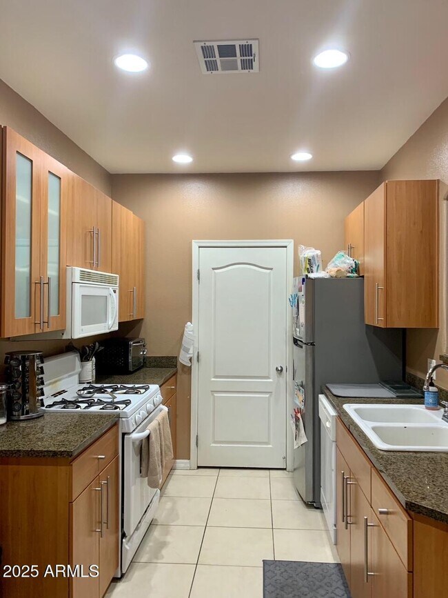 Photo - 6900 E Princess Dr Unidad 2181