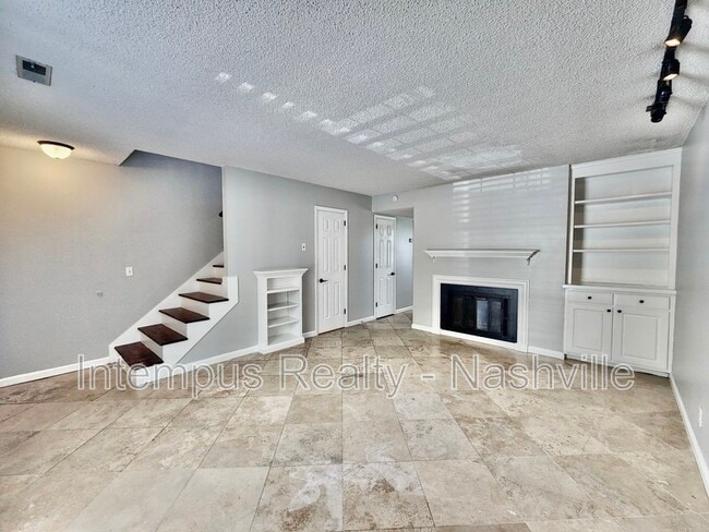 Photo - 737 Fox Ridge Dr