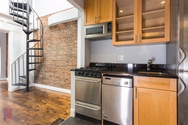 Photo - 722 Tenth Ave (49th & 50th St), #5A Unit 5A