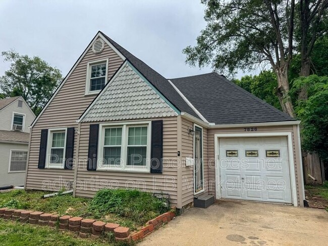 Building Photo - 7826 Summit St