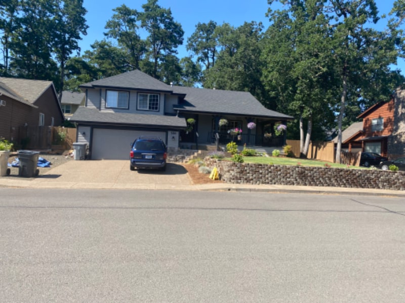 Photo - 586 NW Denton Ave