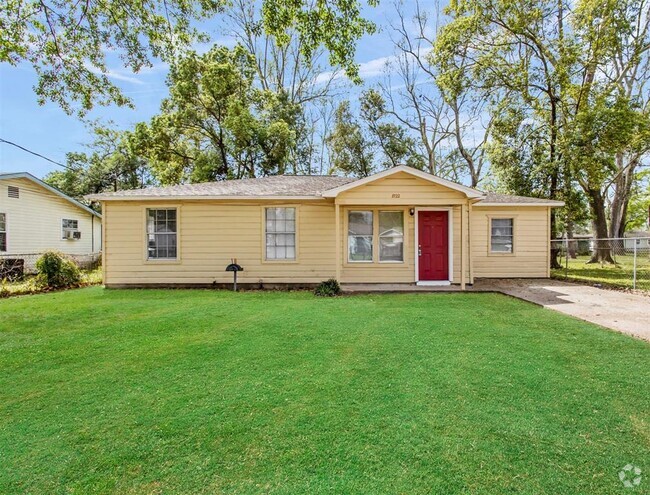 Building Photo - 8122 Homewood Ln