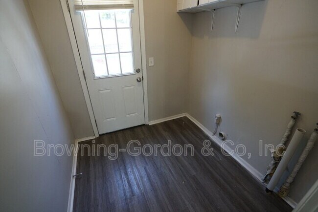 Photo - 2101 Eastwood Ave