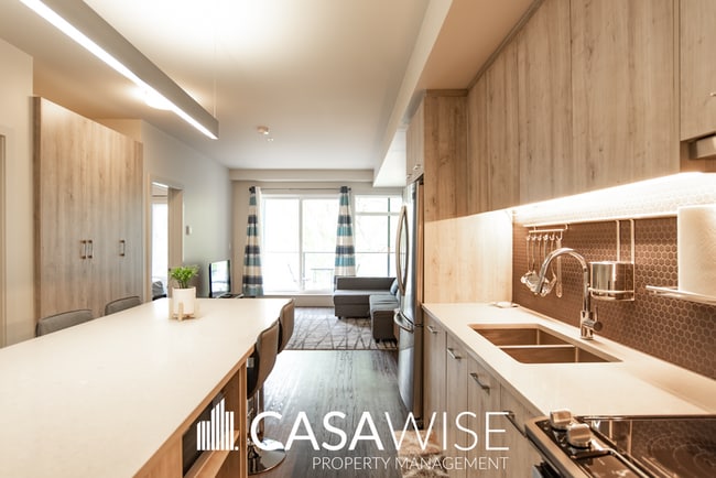 Photo - 10837-383 83 Ave NW