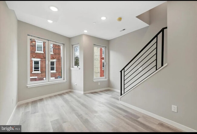 Photo - 2424 Nicholas St Unit 2