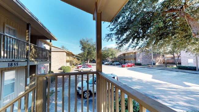 Coastal Comfort Awaits: Spacious 2-Bed, 2-Bath Retreat in Fort Walton Beach!